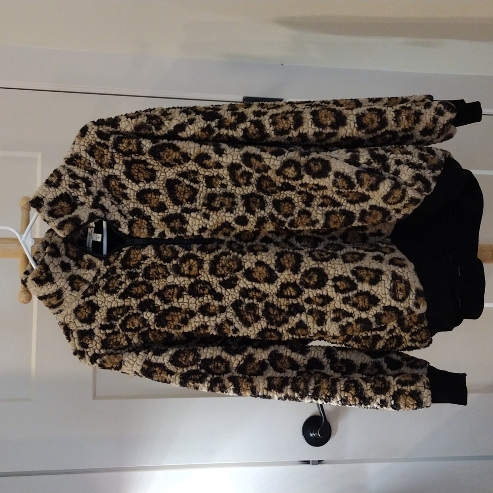 Express Leopard half zip Fleece